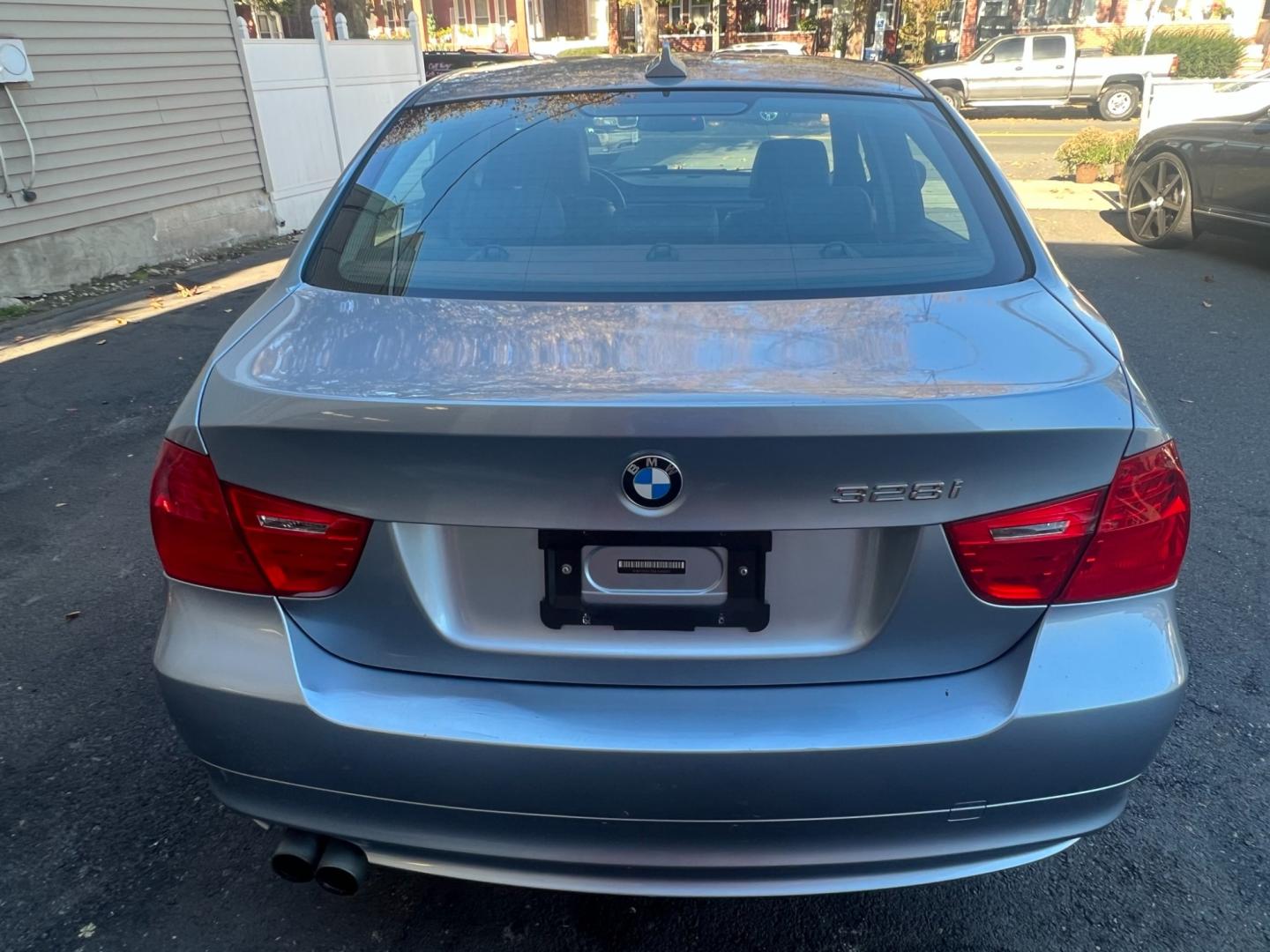 2010 BMW 3-Series (WBAPK5C50AA) , located at 1018 Brunswick Ave, Trenton, NJ, 08638, (609) 989-0900, 40.240086, -74.748085 - Photo#3